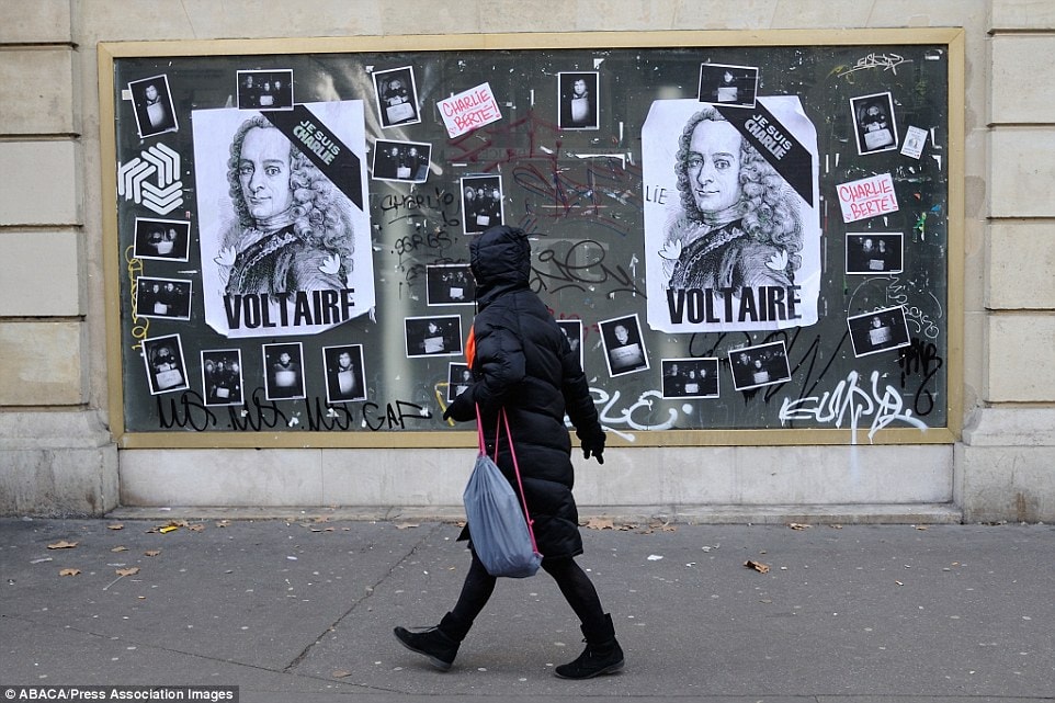 Paris tràn ngập tranh grafitti tưởng nhớ nạn nhân vụ Charlie Hebdo