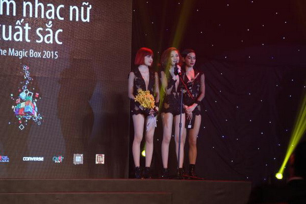 Hoài Lâm giành giải The Box Idol 2015