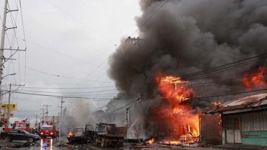 Philippines: Đánh bom trên xe, 49 người thương vong