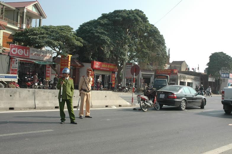 Nghệ An: Tông vào đuôi xế hộp, một người tử vong