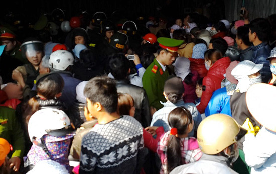 Quảng Ninh: Tiểu thương bức xúc, huyện vẫn nhất quyết di dời chợ