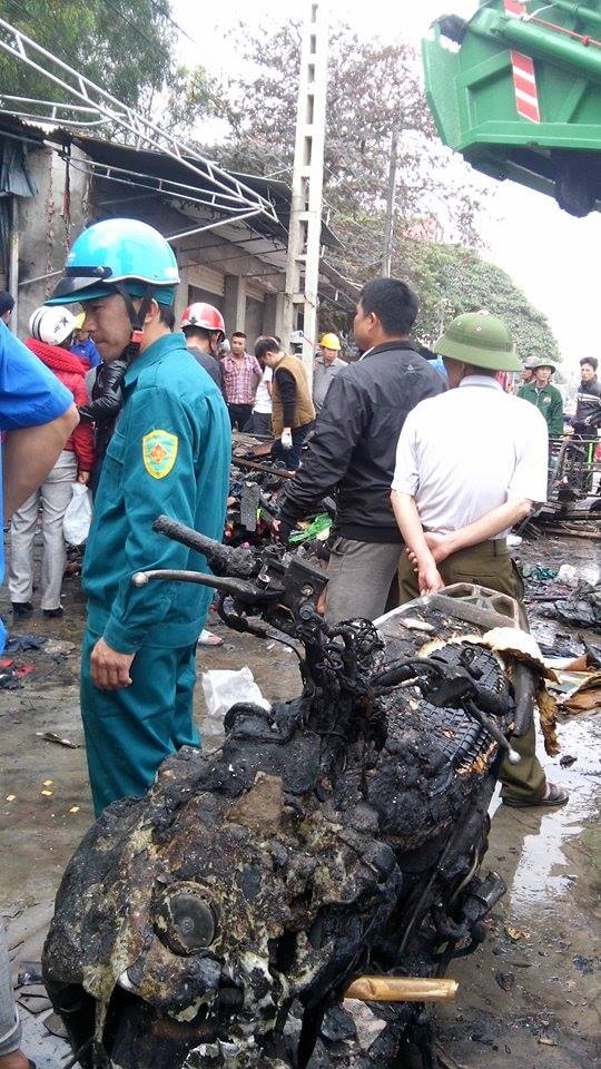 Nghệ An: Cháy lớn ở cửa hàng tạp hóa... toàn bộ đồ đạc bị thiêu rụi