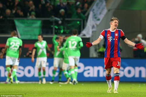 Cận cảnh Bayern Munich thất bại không tưởng 1-4 trước Wolfsburg