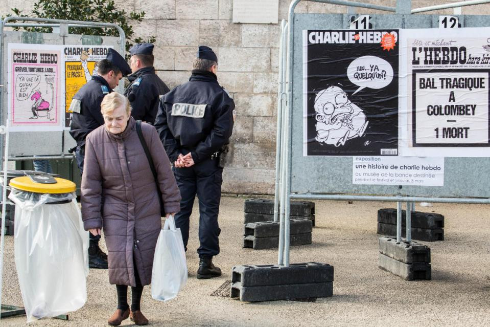 Mỹ kêu gọi siết chặt quy định thị thực sau vụ tấn công Charlie Hebdo