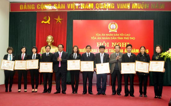 TAND hai cấp tỉnh Phú Thọ: Tiếp tục đẩy mạnh phong trào thi đua, xây dựng Tòa án trong sạch, vững mạnh