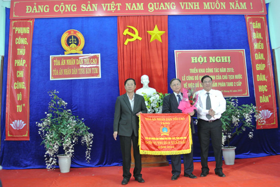 Tòa án hai cấp tỉnh Kon Tum: Nỗ lực phấn đấu thực hiện tốt nhiệm vụ năm 2015