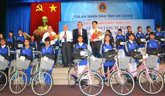 TAND hai cấp tỉnh An Giang: Năm 2014, lượng án thụ lý, giải quyết tăng gần 700 vụ 