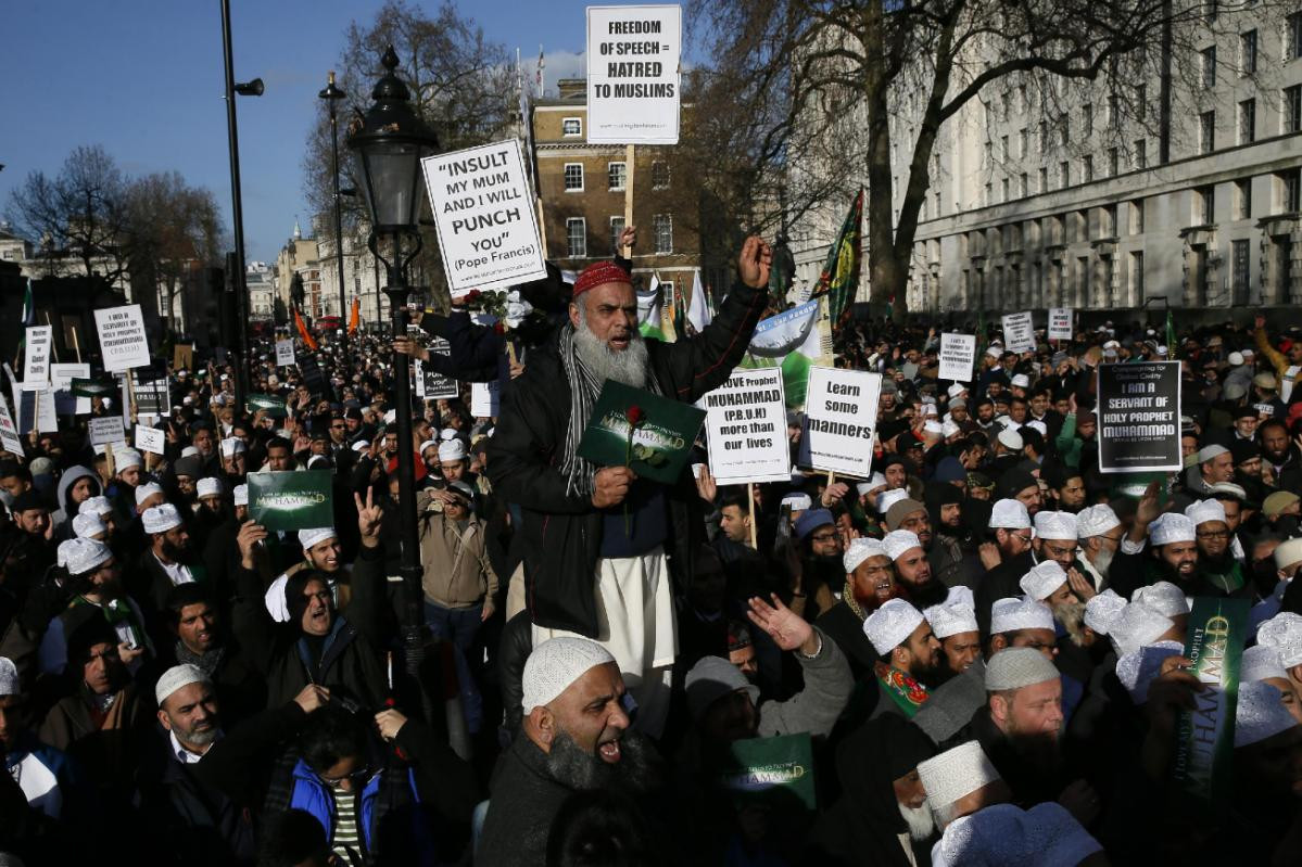 Anh: 1.000 tín đồ Hồi giáo biểu tình chống Charlie Hebdo