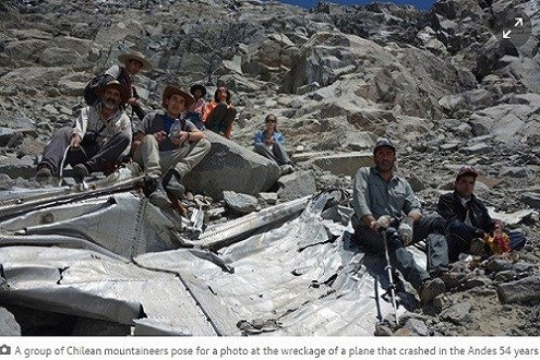 Nhóm leo núi phát hiện xác chiếc máy bay mất tích cách đây 54 năm