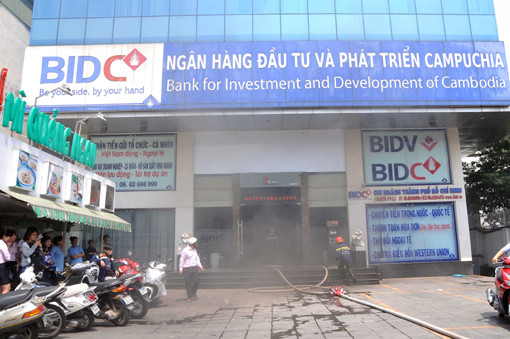 Kịp thời khống chế đám cháy tại tầng hầm của Ngân hàng BIDC 