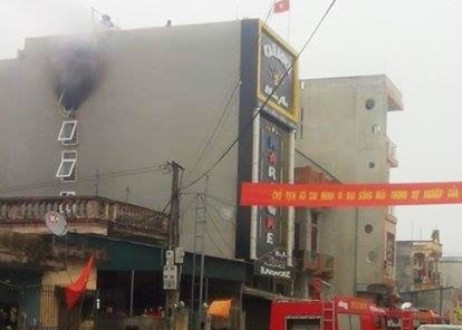 Thanh Hóa: Cả phố náo loạn vì cháy quán karaoke