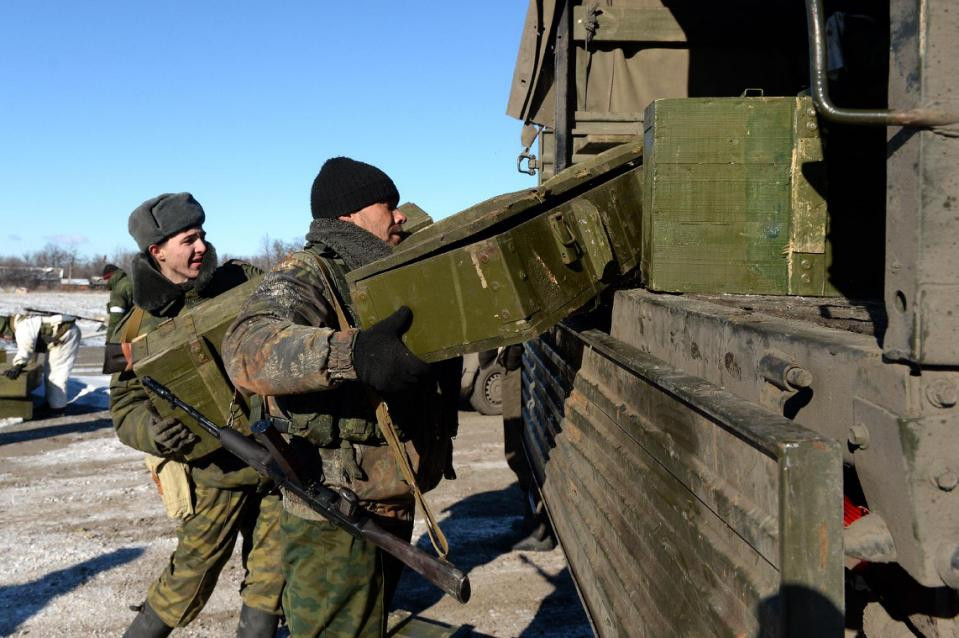 NATO hối thúc Nga “rút toàn bộ lực lượng” khỏi miền đông Ukraine