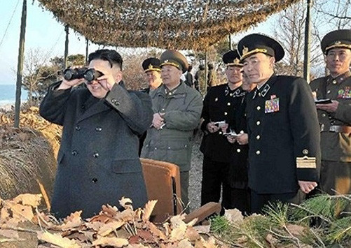 Lãnh đạo Triều Tiên Kim Jong-un thị sát tập trận tấn công đảo 