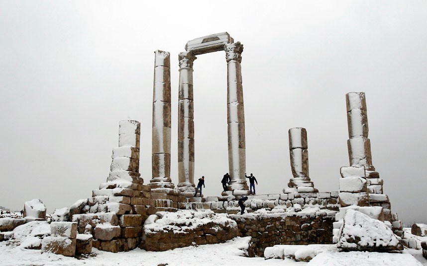 Chùm ảnh: Trung Đông bị “chôn vùi” trong bão tuyết