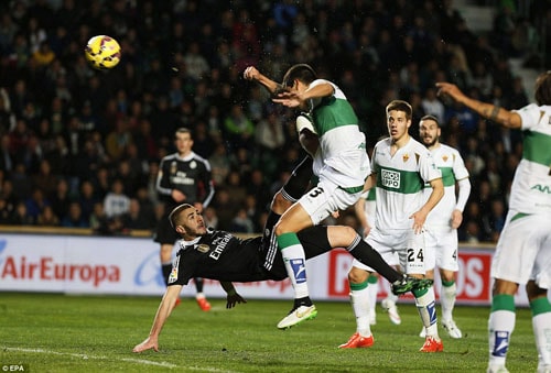 Cận cảnh Real thắng Eche 2-0: Bốn điểm nhé Barca