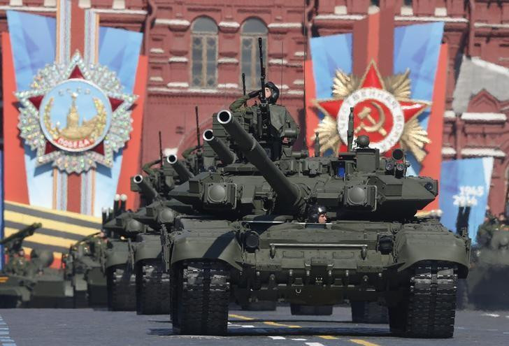 Năm 2015, Nga sẽ cắt giảm khoảng 10% ngân sách quốc phòng