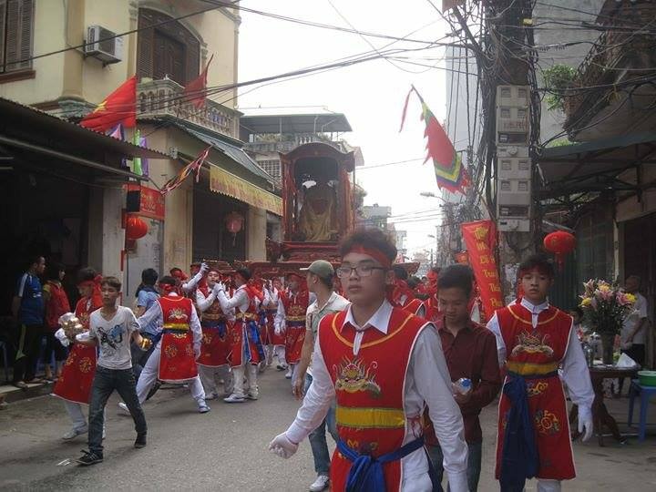 Dân Làng Phú Đô “đóng cửa” đi xem...kiệu bay