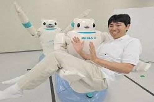 Nhật Bản tiếp tục cho ra đời Y tá robot biết nâng bệnh nhân