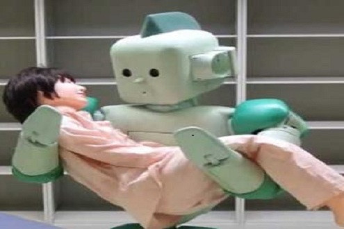 Nhật Bản tiếp tục cho ra đời Y tá robot biết nâng bệnh nhân