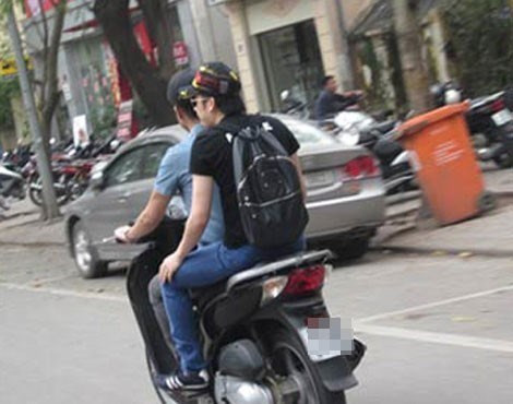 Sao Việt vi phạm giao thông: Kẻ gay gắt, người chấp hành nộp phạt