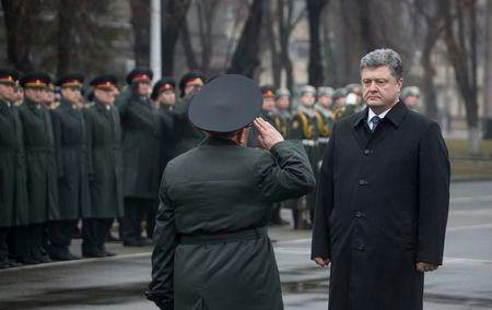 Tổng thống Ukraine lo ngại Nga sẽ tiếp tục “đe dọa quân sự”