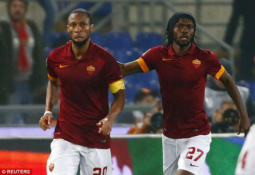 Cận cảnh AS Roma cầm hòa Juventus ở vòng 25 Serie A