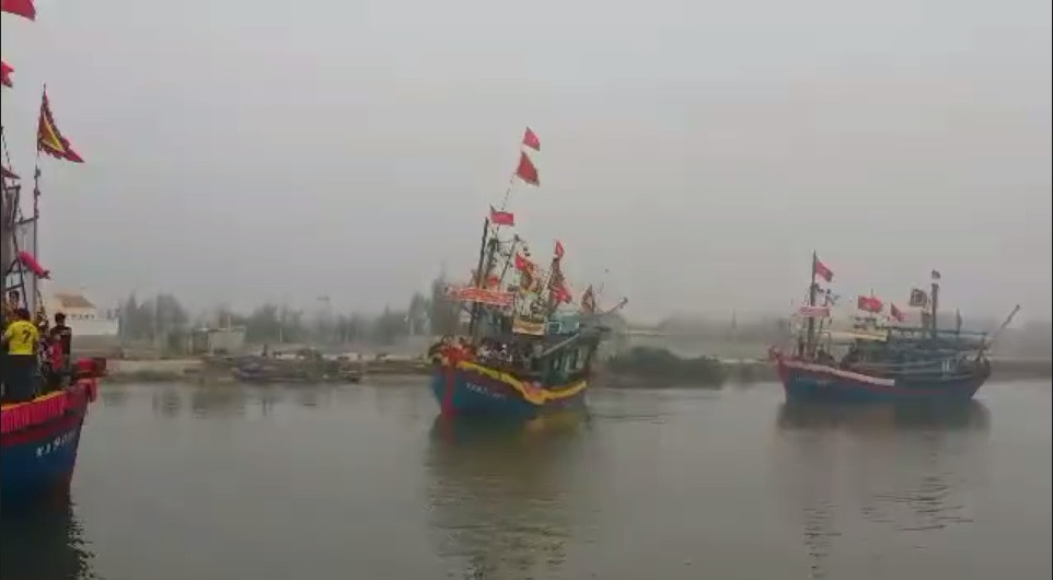 Nghệ An: Tưng bừng lễ hội cầu Ngư