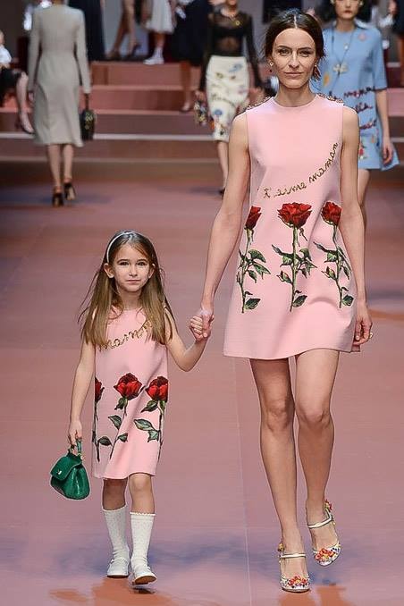 Bộ sưu tập Dolce & Gabbana 2015: Tôn vinh thiên chức làm mẹ