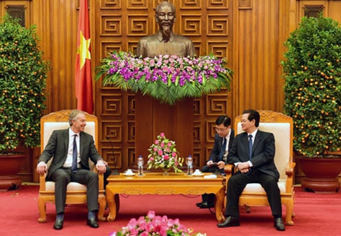 Thủ tướng tiếp nguyên Thủ tướng Anh Tony Blair