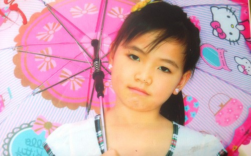 Bé gái 8 tuổi mất tích bí ẩn sau giờ học