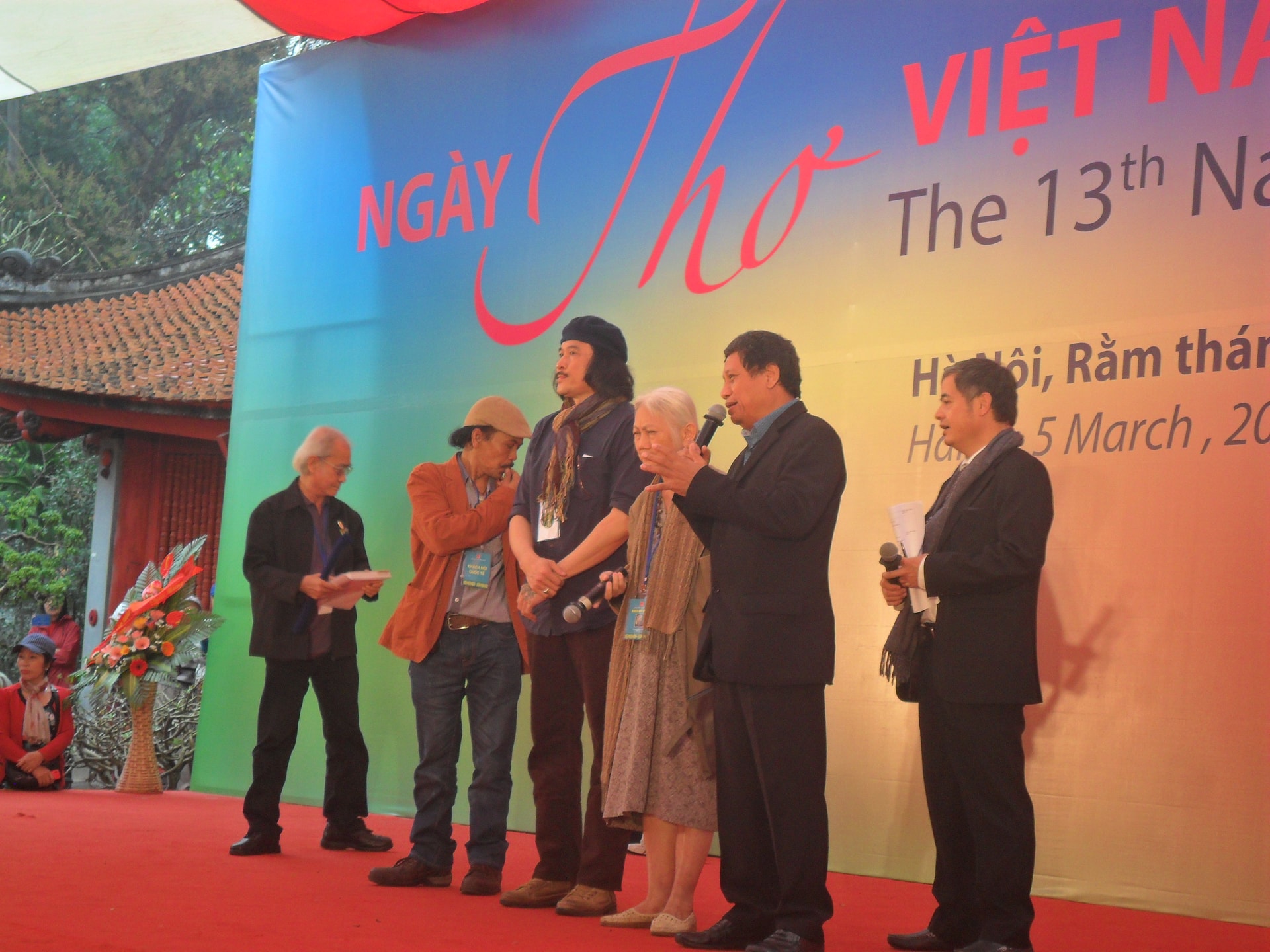 Tưng bừng Ngày hội thơ Việt Nam 2015