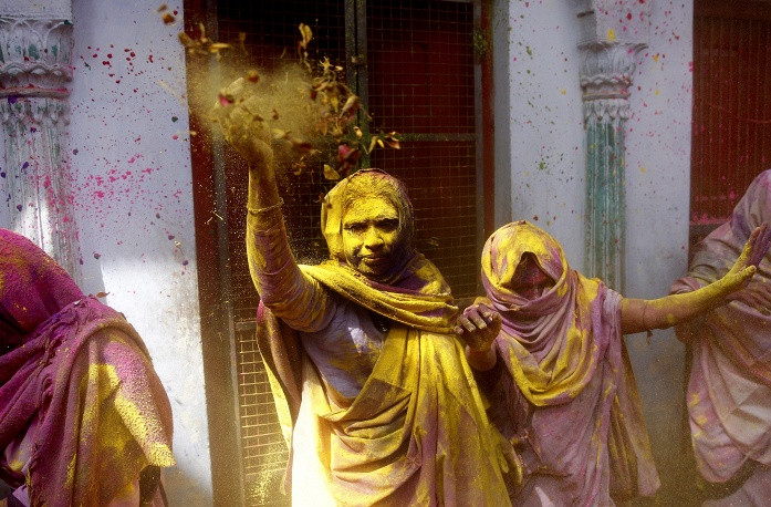 Vui nhộn Lễ hội sắc màu Holi