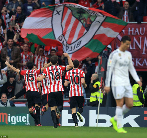 Bilbao- Real 1-0: Kền kền trắng đối diện nguy cơ mất ngôi nhất bảng