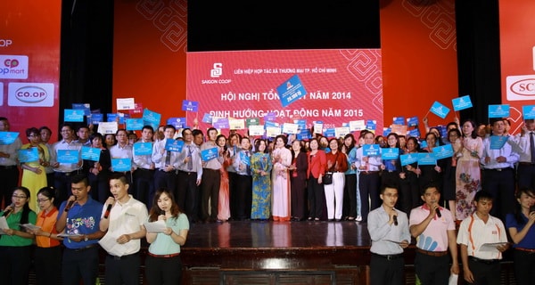 Đến tham dự Hội nghị tổng kết năm 2014 và định hướng phát triển hoạt động kinh doanh 2015 của Saigon Co.op có bà Nguyễn Thị Hồng, Phó Chủ tịch UBND TP.HCM và bà Lê Ngọc Đào, Phó Giám đốc Sở Công thương TP.HCM