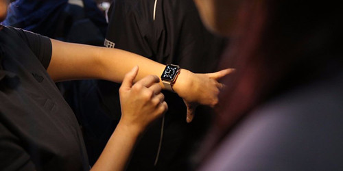 Apple chính thức bước chân vào lĩnh vực thiết bị đeo