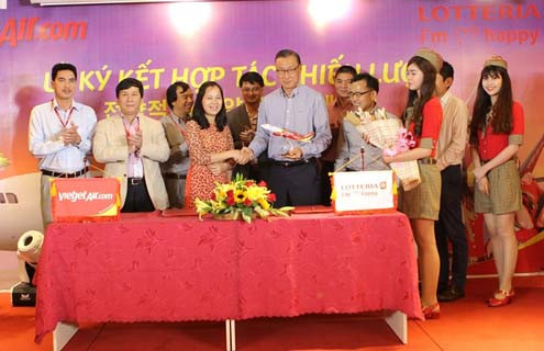 Vietjet và Lotteria Việt Nam ký kết hợp tác chiến lược