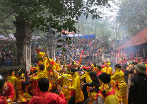 Nhà nghiên cứu Văn hóa dân gian Nguyễn Hùng Vĩ: “Thể chế quốc gia phải quy hoạch được lễ hội”