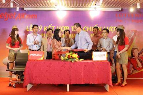 Vietjet và Lotteria Việt Nam ký kết hợp tác chiến lược
