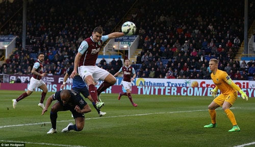 Cận cảnh Burnley- Man City 1-0: Citizens sắp trở thành cựu vương