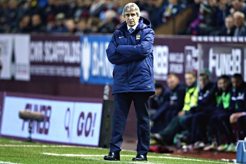 Man City thua Burnley, HLV Pellegrini không phục