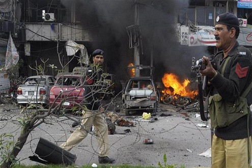 Pakistan: đánh bom kép ít nhất 16 người thiệt mạng