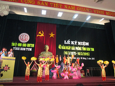 Long trọng kỷ niệm 40 năm ngày giải phóng Kon Tum 