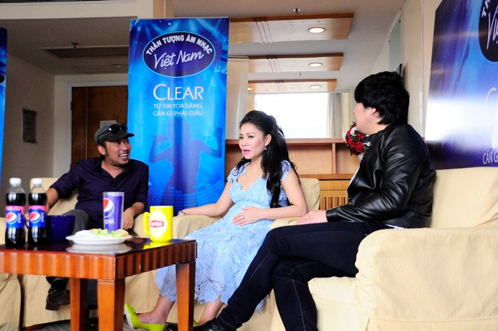 Hình ảnh mới nhất của bộ tứ quyền lực của Vietnam Idol tại Hà Nội