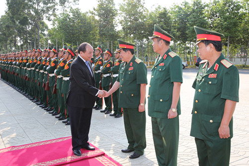 Phó Thủ tướng Nguyễn Xuân Phúc làm việc với Bộ Tư lệnh Quân khu 9 