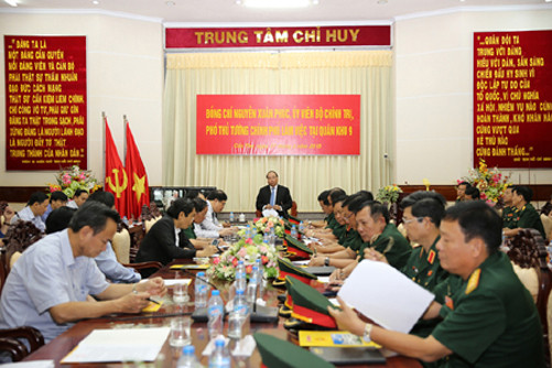 Phó Thủ tướng Nguyễn Xuân Phúc làm việc với Bộ Tư lệnh Quân khu 9 