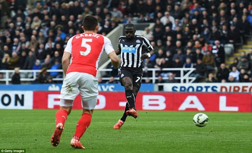 Cận cảnh Newcastle - Arsenal 1-2: Giroud giúp Pháo nổ vang trời