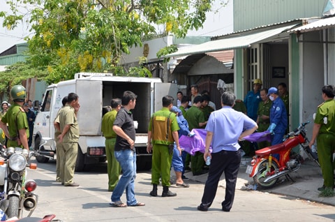 TP.HCM: Nghi án dùng xăng đốt phòng trọ, 4 người thương vong