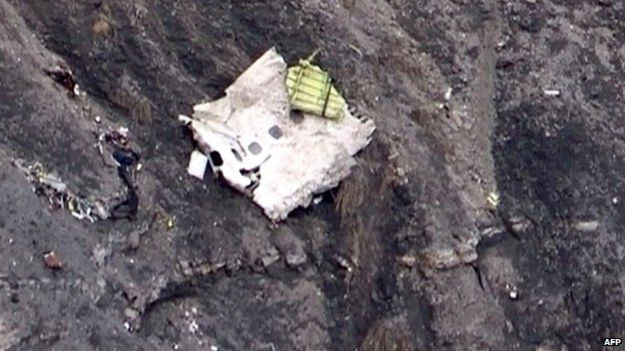 Tai nạn Airbus A320: Đã tìm thấy hộp đen, nhưng tất cả vẫn còn là bí ẩn