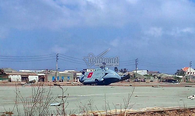 Trực thăng rơi ở đảo Phú Quý, phi công bị thương