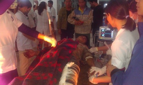 Những hình ảnh cứu hộ đầu tiên các nạn nhân vụ sập giàn giáo Formosa
